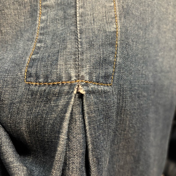 Cloth & Stone Denim Popover Top - Picture 7 of 7